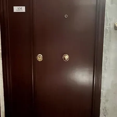 Am - Tra Il Centro E La Stazione Apartment Neapel